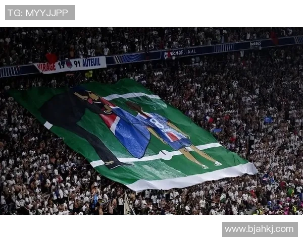 球迷面孔肖像集：记录看台上每一个激动人心的情感瞬间